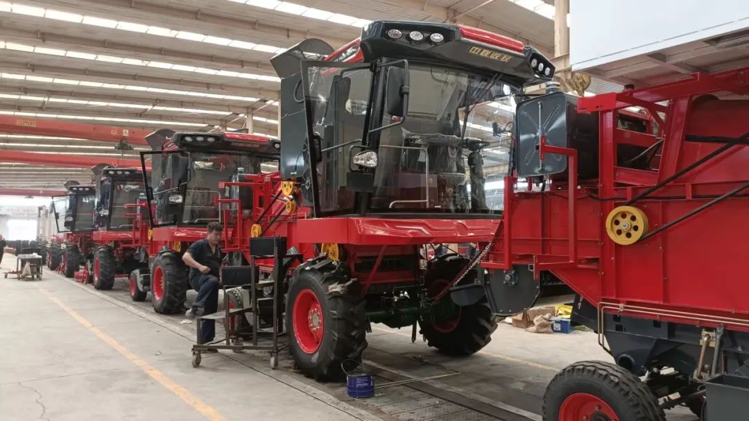 NOT AFRAID OF HIGH TEMPERATURE, ONLY TO SERVE AGRICULTURE